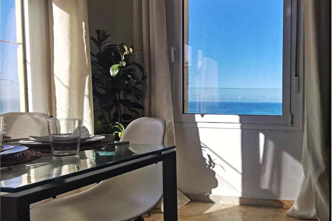 Romantica Vista Al Paseo Maritimo De Cadice Esterno foto