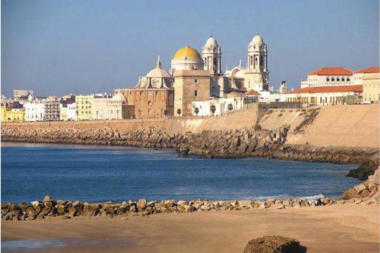 Romantica Vista Al Paseo Maritimo De Cadice Esterno foto