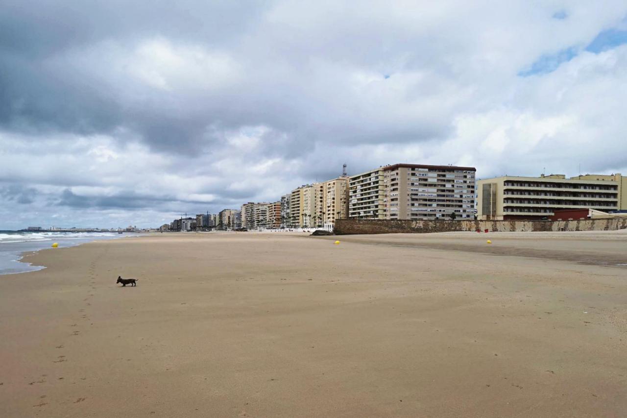 Romantica Vista Al Paseo Maritimo De Cadice Esterno foto